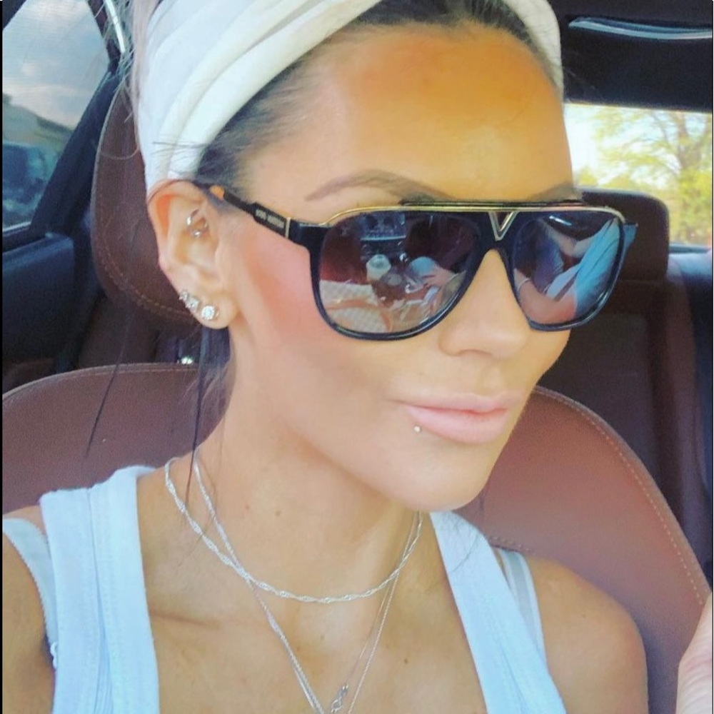 Sold—Louis Vuitton logo sunglasses - Picture 12 of 13